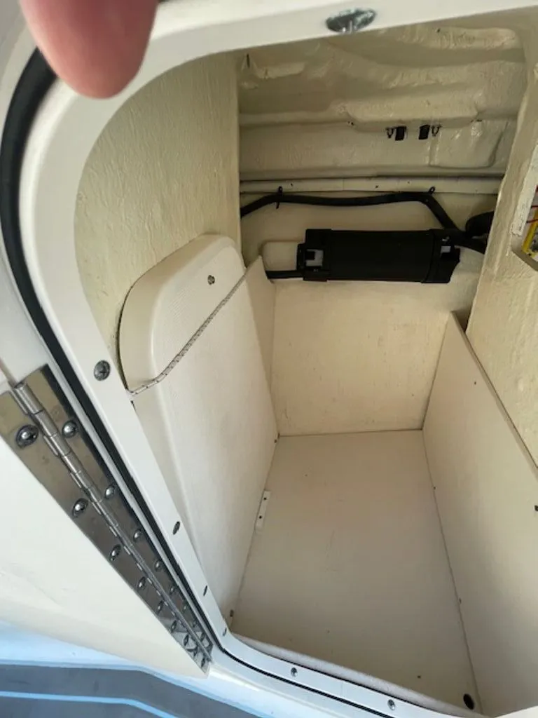 Slide: The Image of Robalo R227 Dual Console 2017 - 22