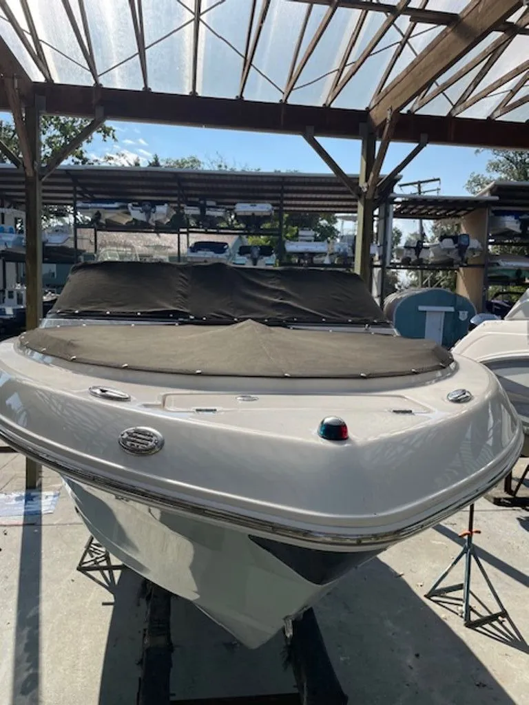 Slide: The Image of Robalo R227 Dual Console 2017 - 3