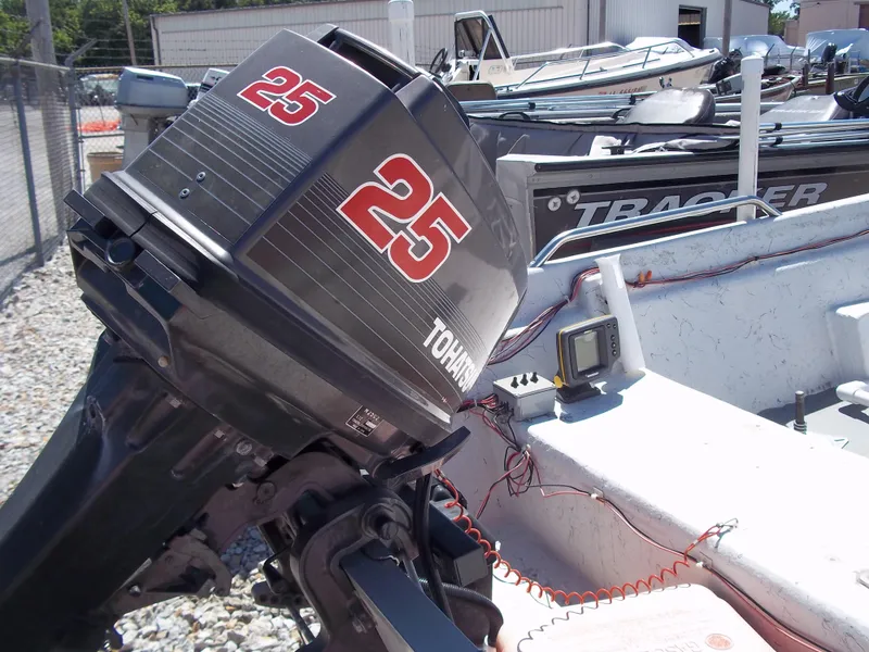 Slide: The Image of 1996 Tracker Pro Angler V 16 boat with Tohatsu 25 outboard motor. - 23
