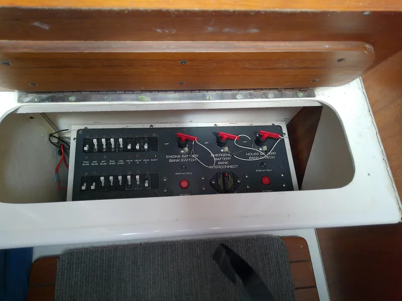 Slide: The Image of Tiara 3100 Open 2000 - 55