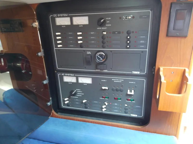 Slide: The Image of Tiara 3100 Open 2000 - 56