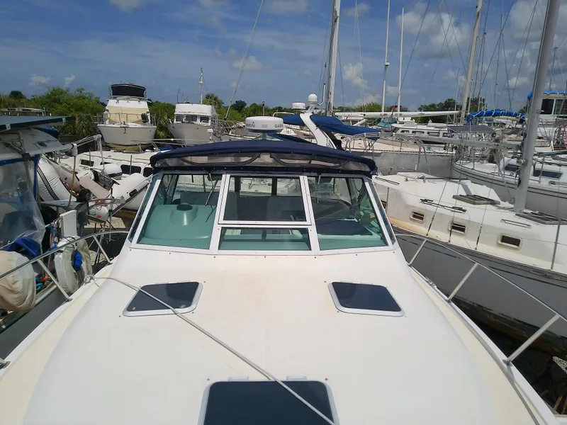 Slide: The Image of Tiara 3100 Open 2000 - 62