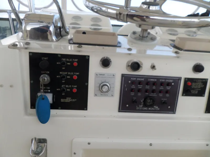 Slide: The Image of Hatteras 42 Convertible 1987 - 61