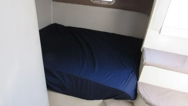 Slide: The Image of Cruisers Yachts 3175 Rogue 1995 - 7