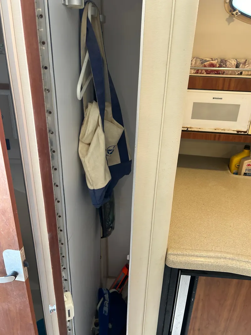 Slide: The Image of Wellcraft 330 Coastal 1999 - 50