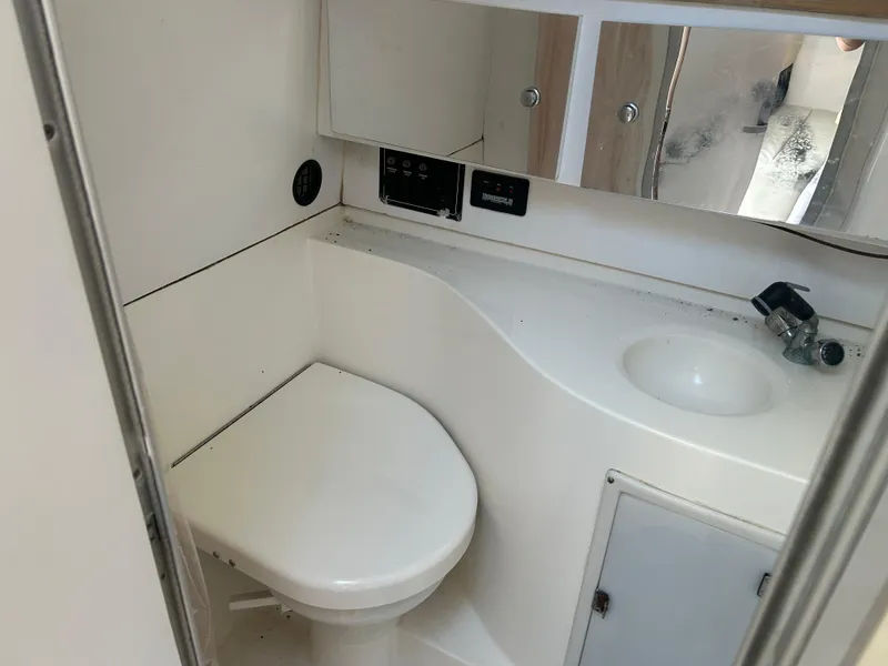 Slide: The Image of Wellcraft 330 Coastal 1999 - 51