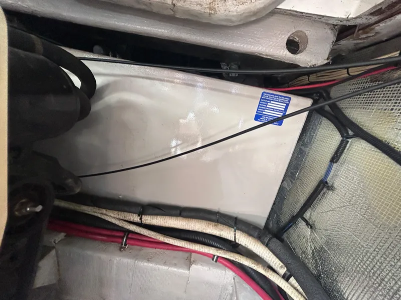 Slide: The Image of Wellcraft 330 Coastal 1999 - 78