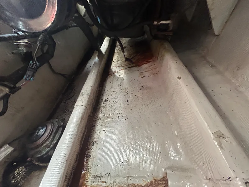 Slide: The Image of Wellcraft 330 Coastal 1999 - 87