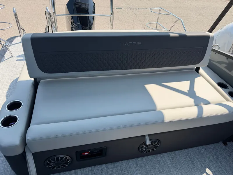 Slide: The Image of Harris Sunliner 230 2027 - 14