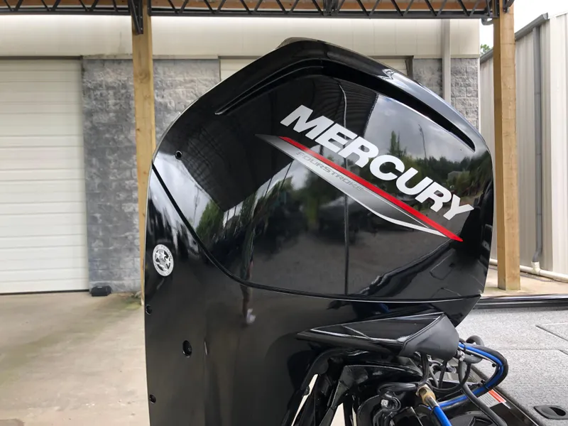 Slide: The Image of Mercury outboard motor on 2021 Bass Tracker PRO TEAM 175 TXW boat. - 20