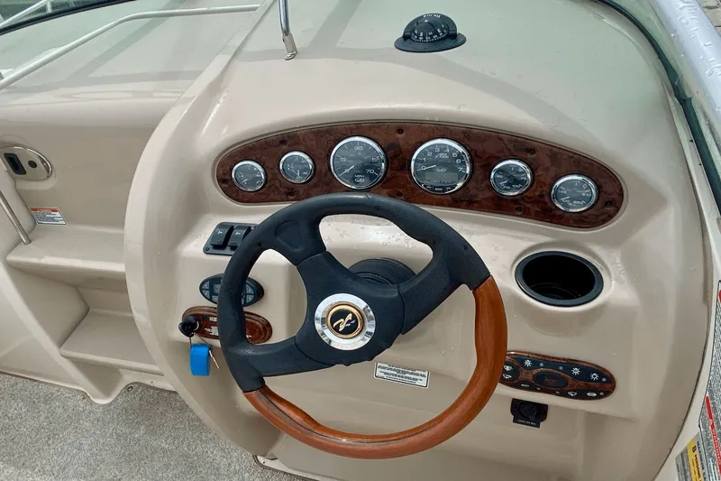 Slide: The Image of Sea Ray 225 Weekender 2004 - 3