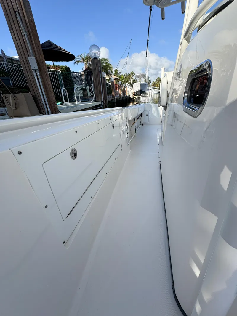 Slide: The Image of Edgewater 318CC 2013 - 51