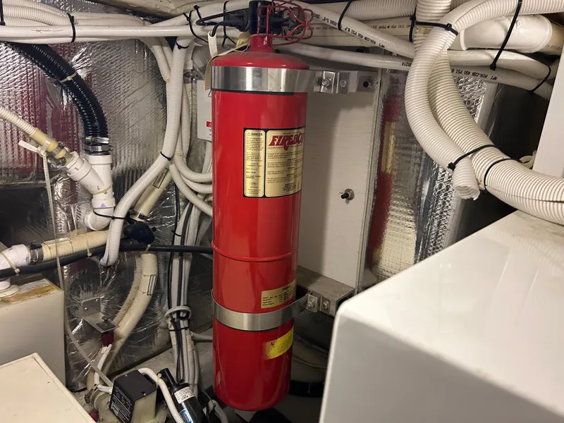 Slide: The Image of Propeller of 2003 Carver 466 Motor Yacht in maintenance setting. - 40