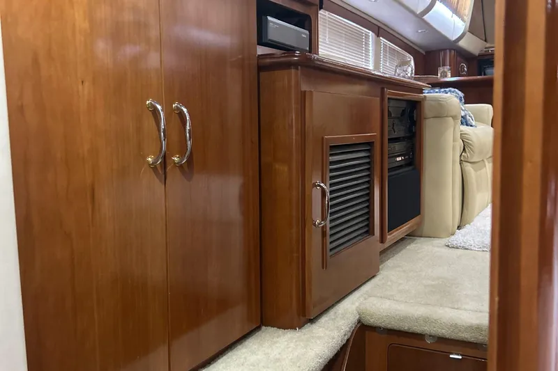 Slide: The Image of Carver Yachts 466 Motor Yacht 2003 - 61