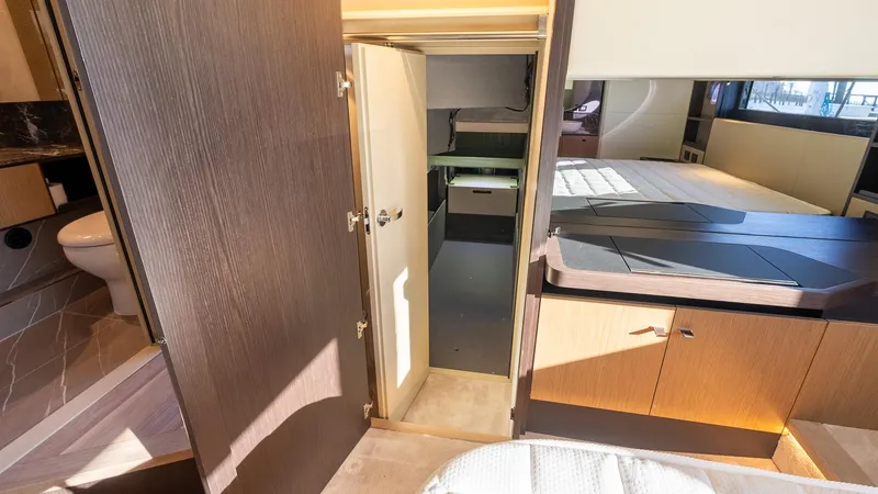 Slide: The Image of Absolute 60 Fly 2026 - 64