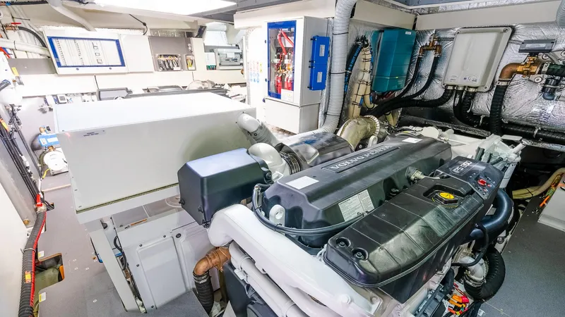 Slide: The Image of Absolute 60 Fly 2026 - 72