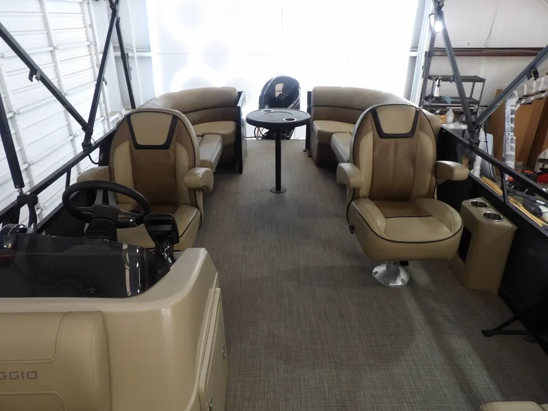 Slide: The Image of Viaggio Lago 20U 2022 - 11