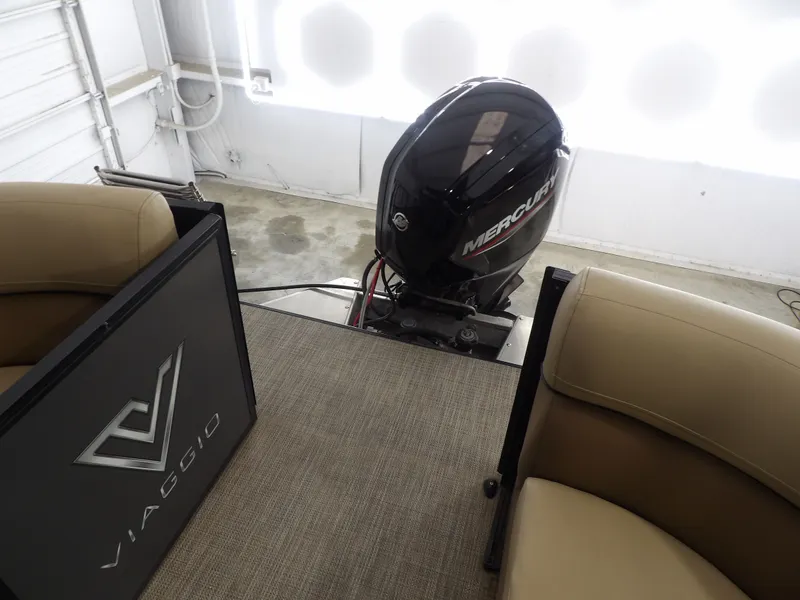 Slide: The Image of Viaggio Lago 20U 2022 - 17