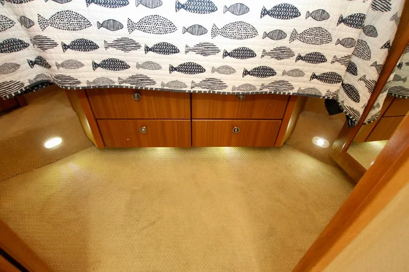 Slide: The Image of Bayliner 3988 Motoryacht 2002 - 58