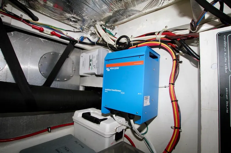 Slide: The Image of Bayliner 3988 Motoryacht 2002 - 70