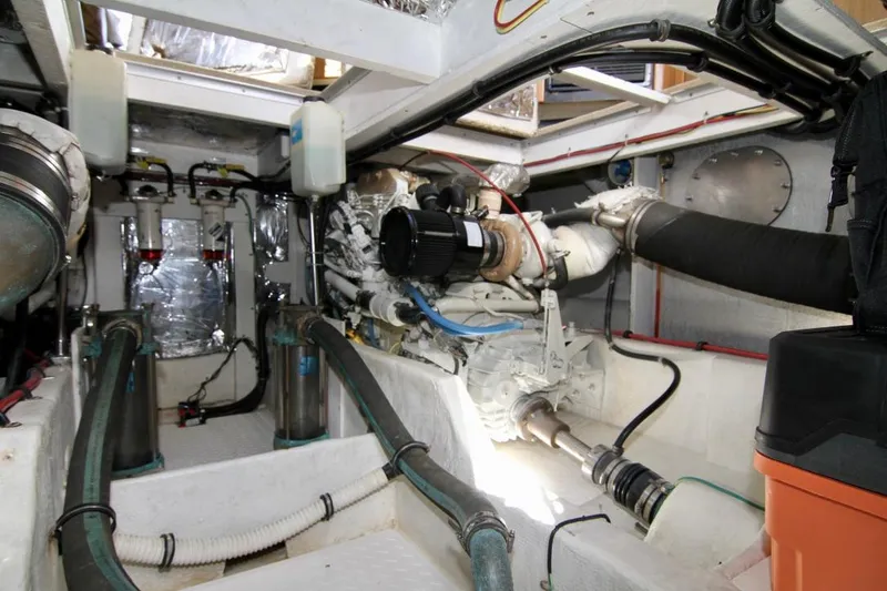 Slide: The Image of Bayliner 3988 Motoryacht 2002 - 71