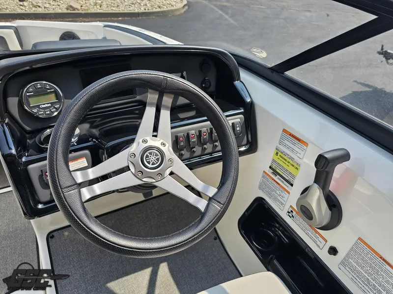 Slide: The Image of Yamaha AR195 2019 - 59