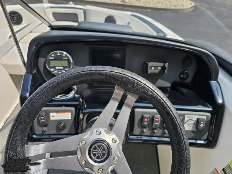 Slide: The Image of Yamaha AR195 2019 - 60