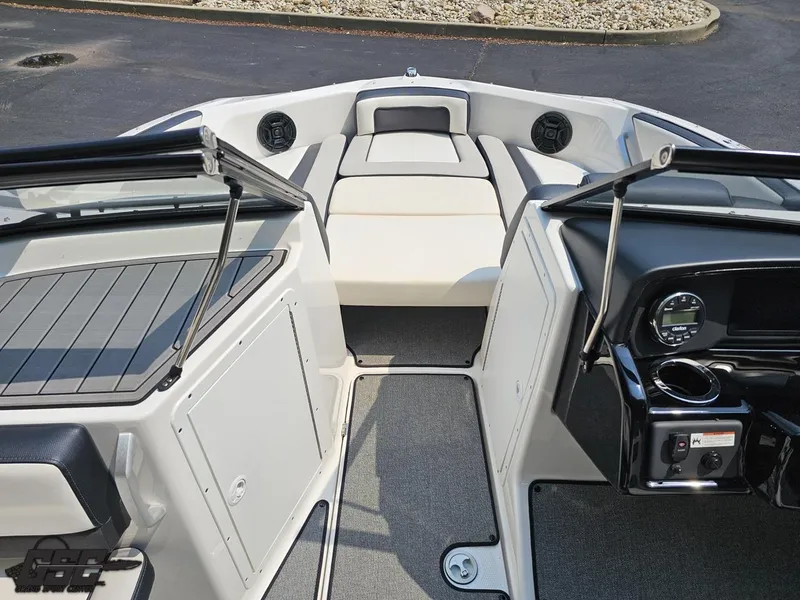 Slide: The Image of Yamaha AR195 2019 - 68