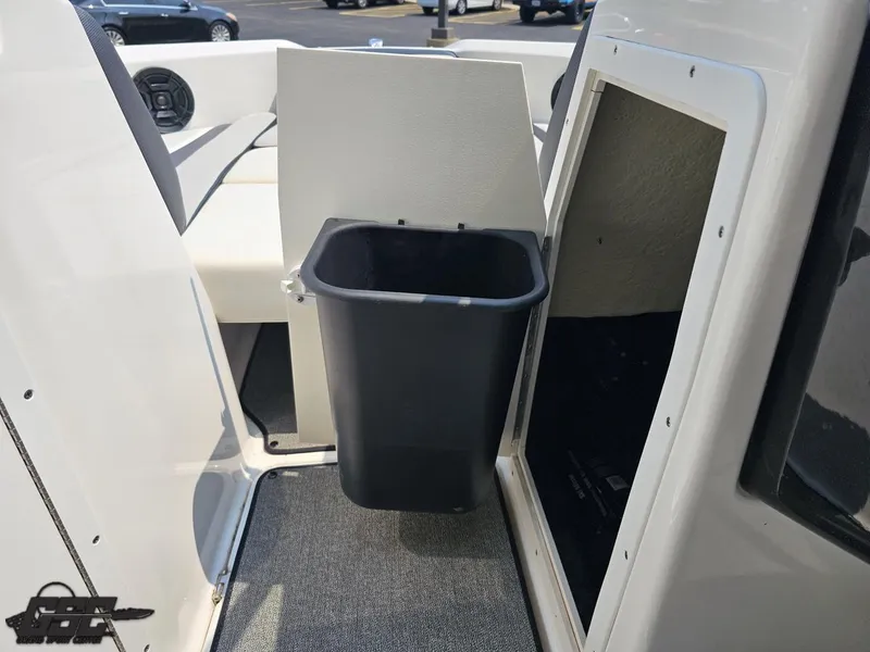 Slide: The Image of Yamaha AR195 2019 - 70