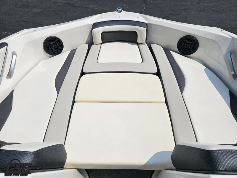 Slide: The Image of Yamaha AR195 2019 - 72