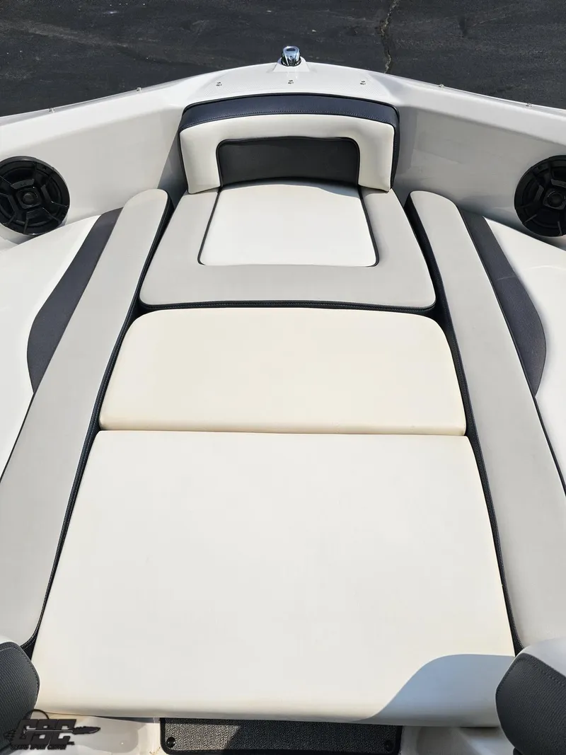 Slide: The Image of Yamaha AR195 2019 - 73