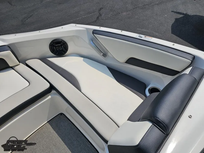 Slide: The Image of Yamaha AR195 2019 - 77