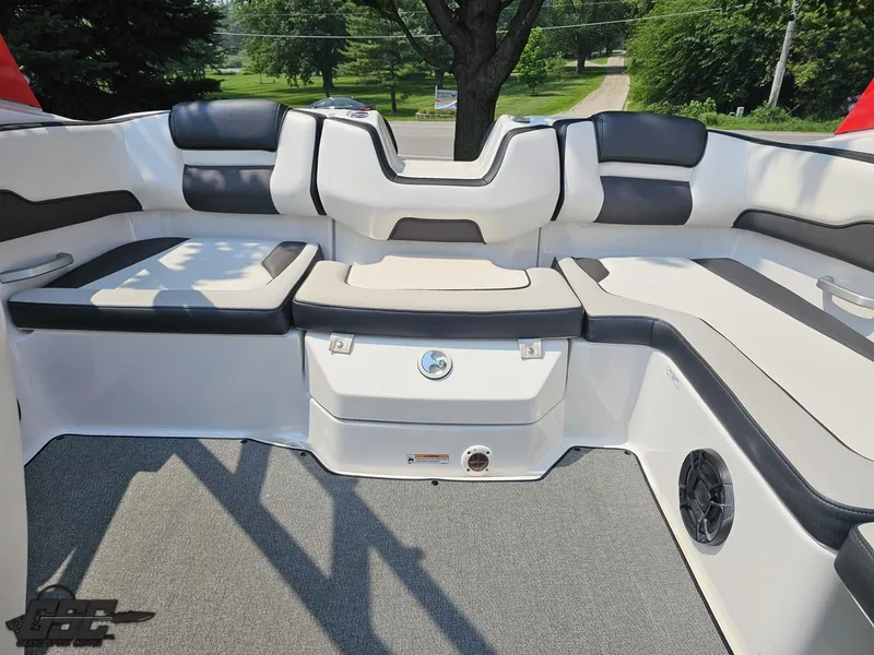 Slide: The Image of Yamaha AR195 2019 - 84