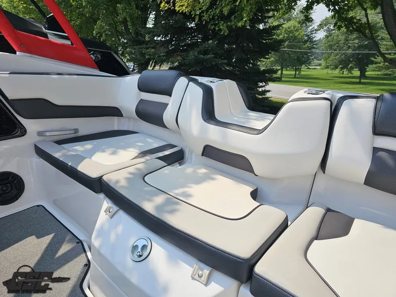 Slide: The Image of Yamaha AR195 2019 - 88