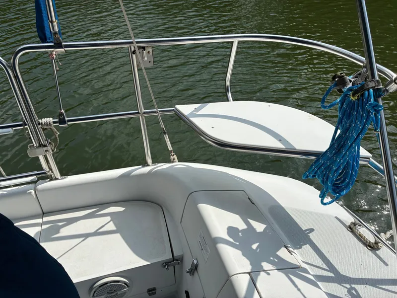 Slide: The Image of Catalina 320 1995 - 13