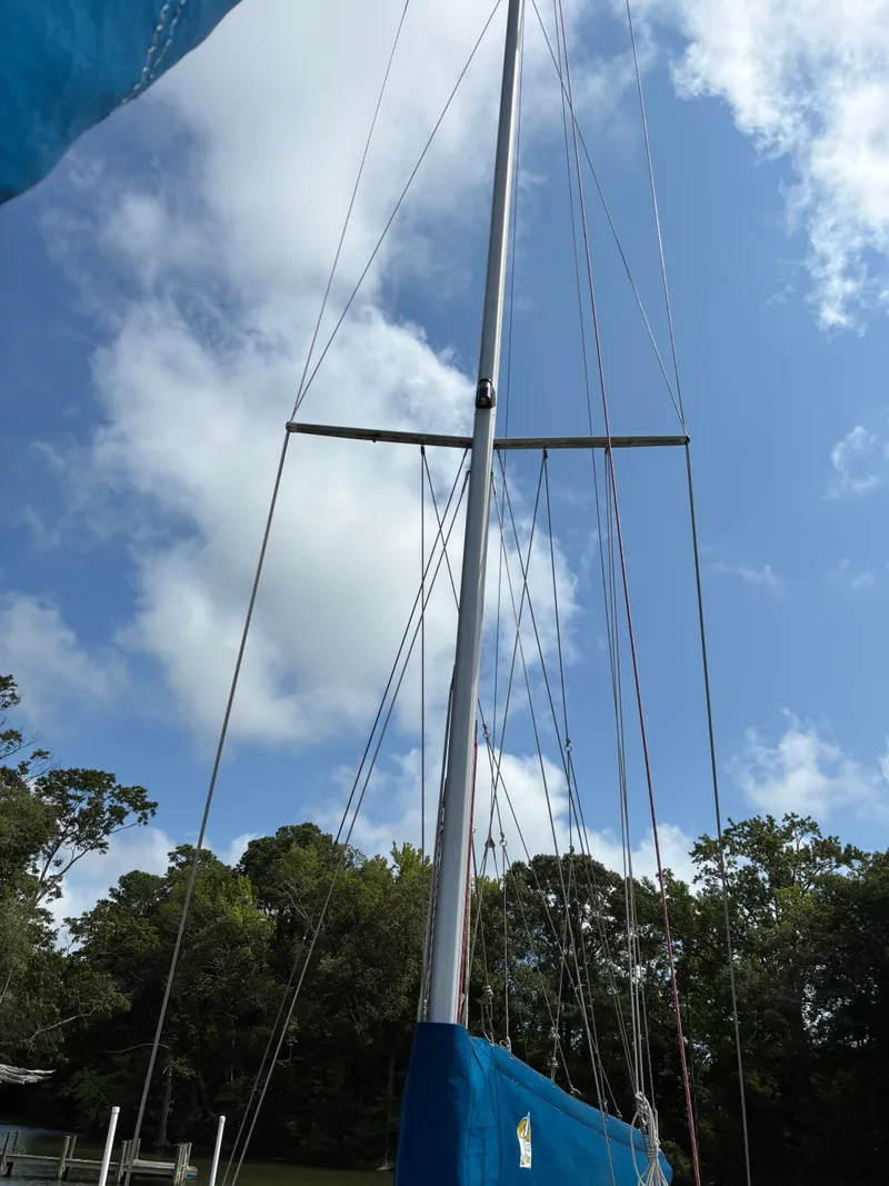 Slide: The Image of Catalina 320 1995 - 19