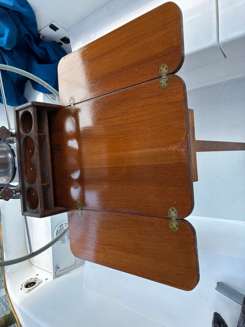 Slide: The Image of Catalina 320 1995 - 20