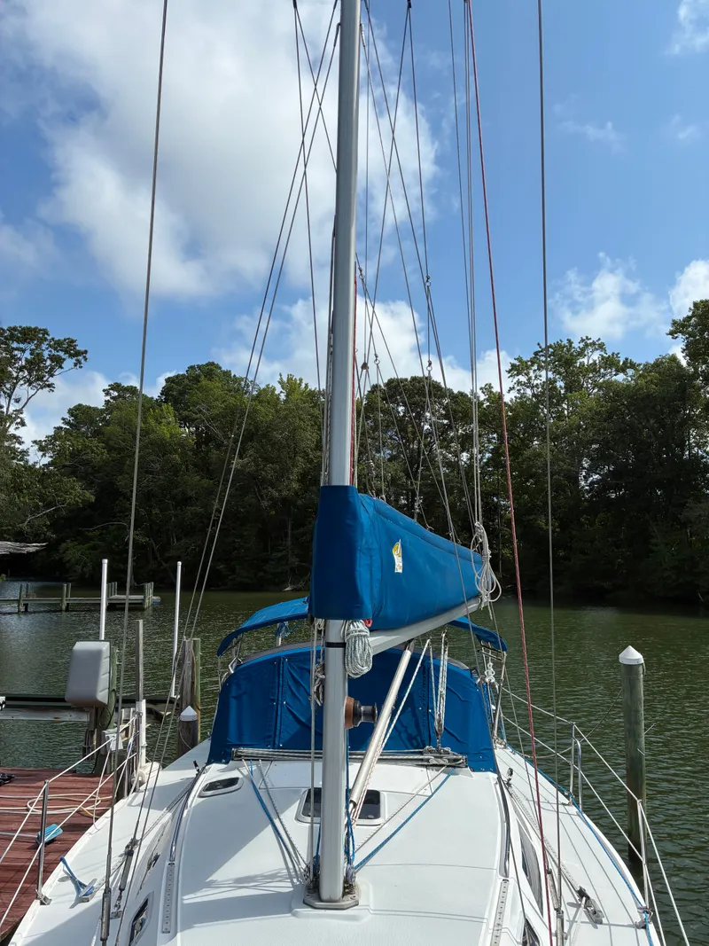 Slide: The Image of Catalina 320 1995 - 21