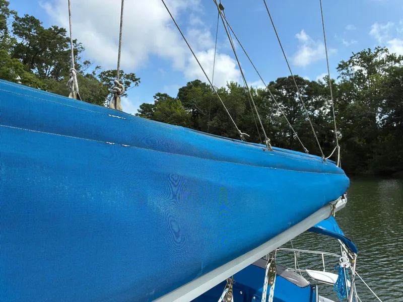 Slide: The Image of Catalina 320 1995 - 24