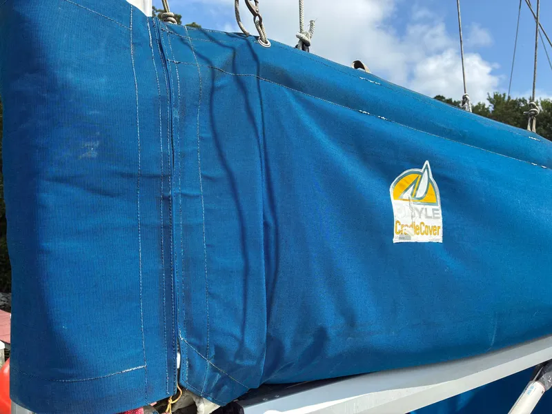 Slide: The Image of Catalina 320 1995 - 25