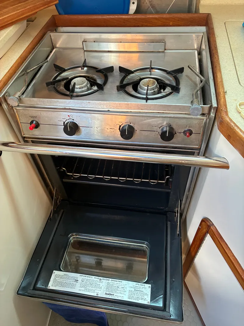 Slide: The Image of Catalina 320 1995 - 30