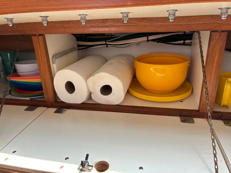 Slide: The Image of Catalina 320 1995 - 37