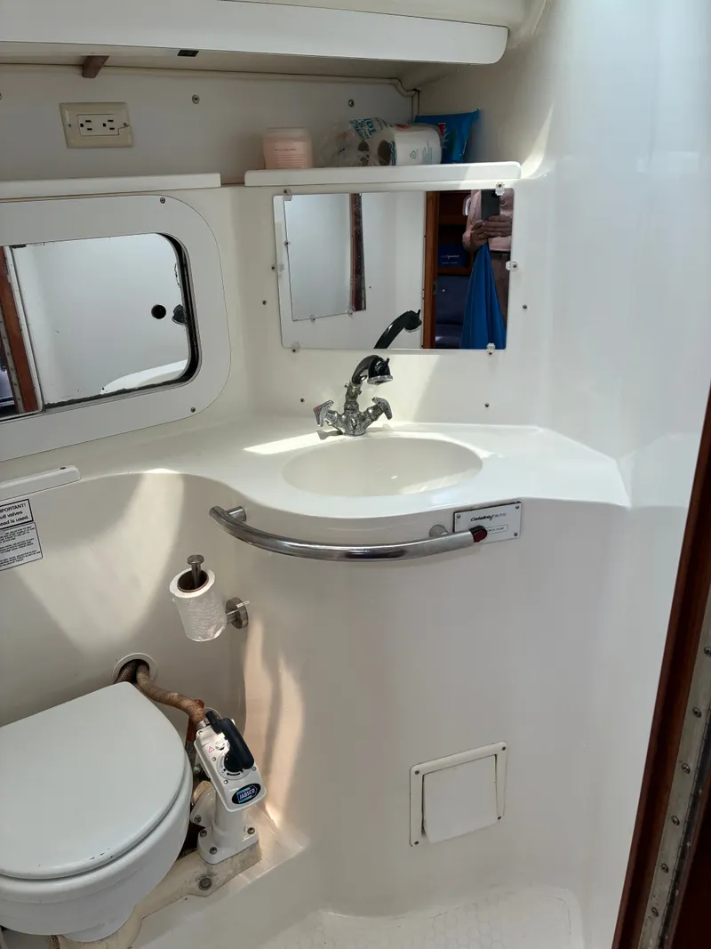 Slide: The Image of Catalina 320 1995 - 40