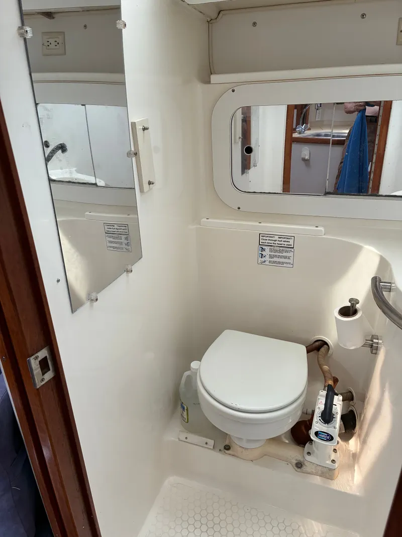 Slide: The Image of Catalina 320 1995 - 41