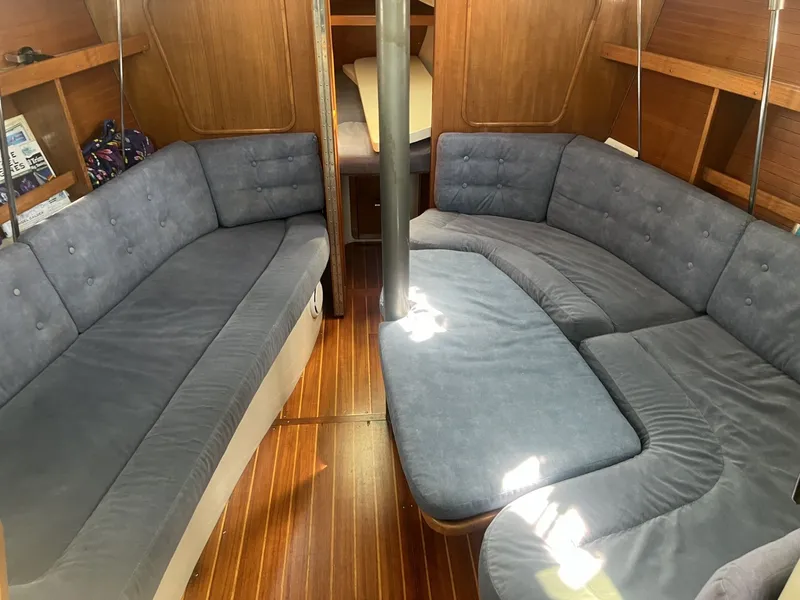 Slide: The Image of Catalina 320 1995 - 42