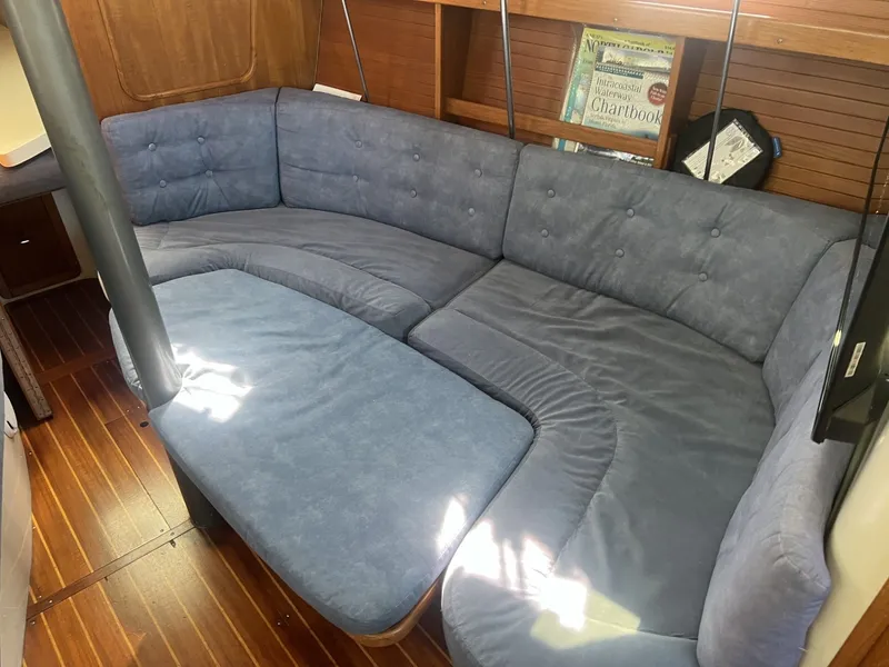 Slide: The Image of Catalina 320 1995 - 43