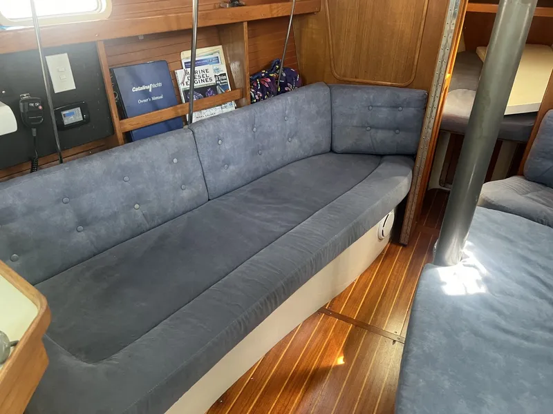 Slide: The Image of Catalina 320 1995 - 44