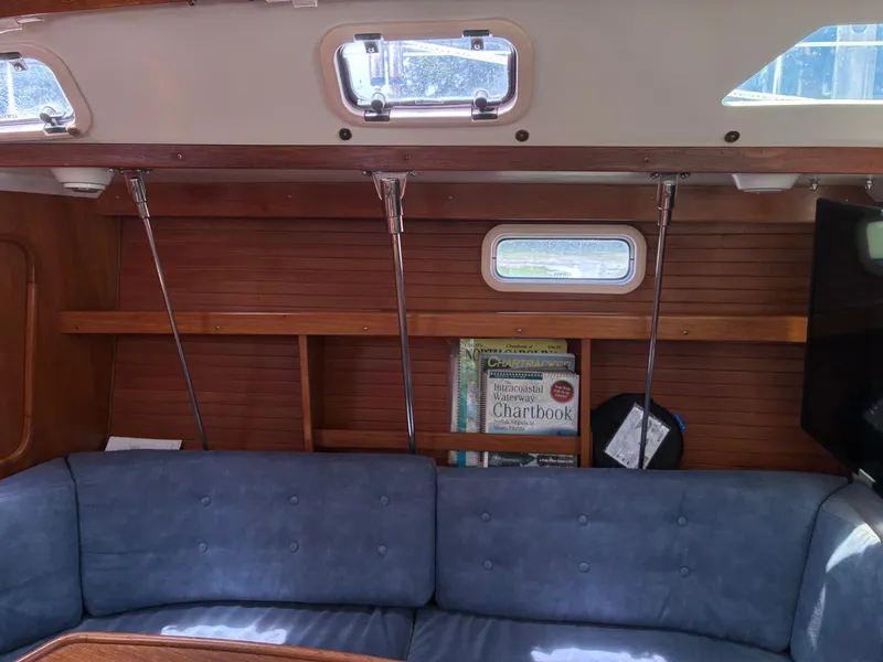 Slide: The Image of Catalina 320 1995 - 47