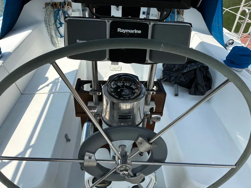 Slide: The Image of Catalina 320 1995 - 5