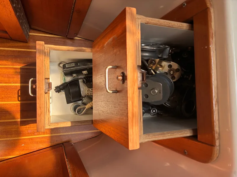 Slide: The Image of Catalina 320 1995 - 54